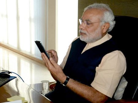 இலங்கைப் பயணத்தை முன்னிட்டு தமிழில் டுவீட்டிய மோடி!