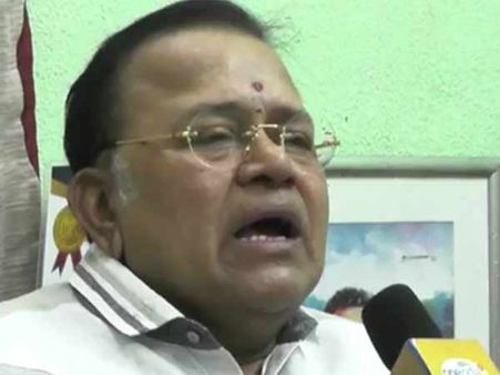 44 வருஷம் இருந்தால் ரஜினி தமிழனா? அப்ப 200 வருஷம் இங்க இருந்த வெள்ளையன்? ராதாரவி பொளேர்- Exclusive