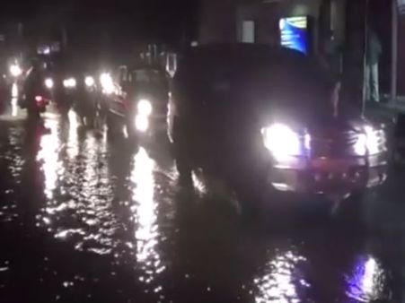 கொட்டித் தீர்த்த கோடை மழை.... மகிழ்ச்சி வெள்ளத்தில் மக்கள் - வீடியோ