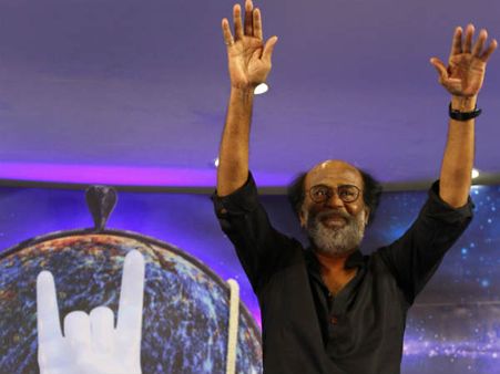 ரெடியாக இருங்கள்.. போர் வரும்போது பார்த்துக்கொள்வோம்.. ரஜினி பரபரப்பு பேச்சு