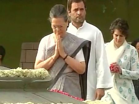 ராஜீவ் காந்தி நினைவு தினம்: டெல்லி நினைவிடத்தில் பிரணாப், சோனியா அஞ்சலி