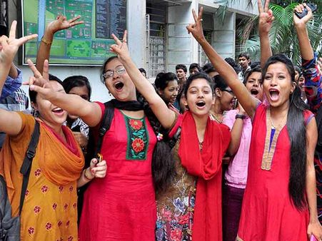 கடந்த ஆண்டை விட அதிகம் தேர்ச்சி பெற்று சென்னை மாநகராட்சிப் பள்ளிகள் அபார சாதனை!