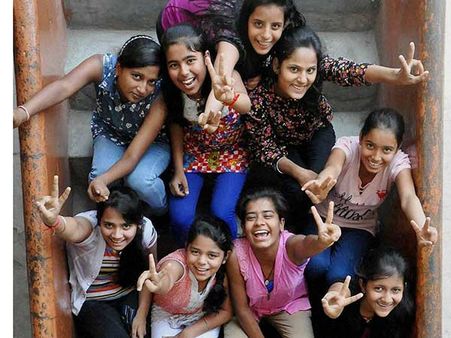 பத்தாம் வகுப்பு ரிசல்ட்- வழக்கம் போல மாணவிகளே அதிகம் 96.2% பேர் தேர்ச்சி