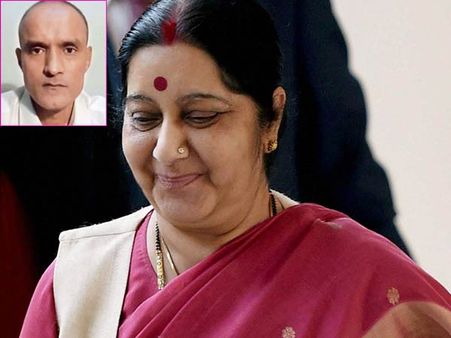 குல்பூஷன் ஜாதவ் குடும்பத்திற்கு நிம்மதி கிடைத்துள்ளது.. சுஷ்மா ஸ்வராஜ் ஹேப்பி