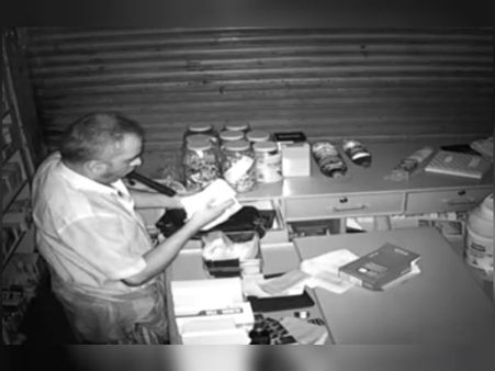 இப்படி நிதானமாவா கொள்ளையடிப்பாங்க... பரபர சிசிடிவி வீடியோ - வீடியோ