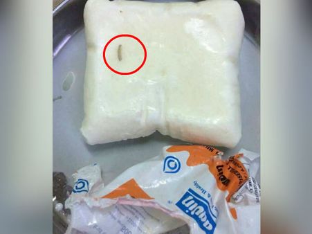 அரசின் ஆவின் பாலில் புழுக்களா? சமூகவலைதளங்களில் பரவும் படத்தால் அதிர்ச்சி!