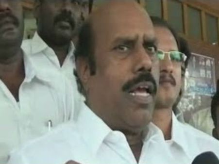 அம்மா பெட்ரோல் பங்குகளால் எந்த பயனும் இல்லை - ஏ.வ. வேலு