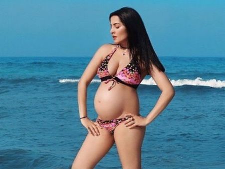 எங்கே போகுது உலகம்.. கர்ப்பிணிகள் ஆடையில்லாமல் போஸ் கொடுப்பதுதான் பேஷனா?