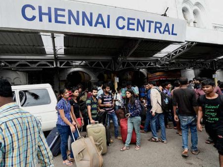 25 தமிழக ரயில் நிலையங்கள் தனியாருக்கு தாரை வார்ப்பு- எந்தெந்த கட்டணங்கள் உயருமோ?