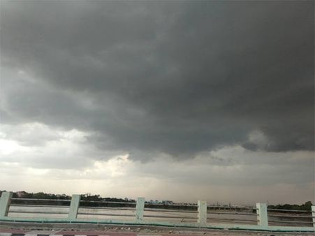 சென்னையில் காலையில் அனல் காற்று... மாலையில் ஜில் மழை- மாறிய வானிலை