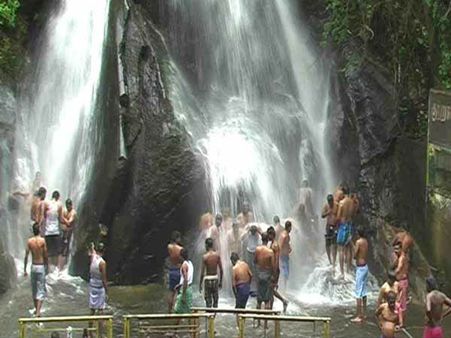 மேற்குத்தொடர்ச்சி மலையில் பலத்த மழை.. குற்றாலத்தில் நீர் வரத்து அதிகரிப்பு