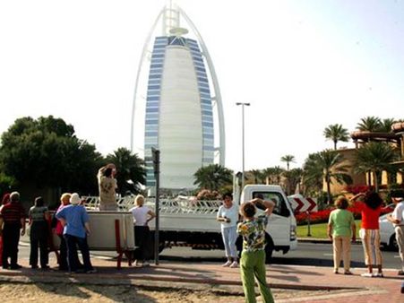 துபாயில் புனித லைலத்துல் கத்ர் சிறப்பு நிகழ்ச்சி! நாளை நடத்துகிறது துபாய் ஈமான் அமைப்பு!