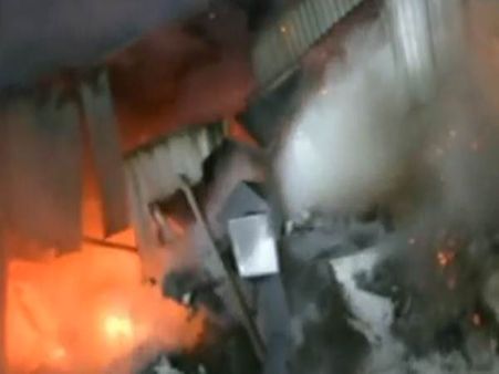 தீ விபத்து: சென்னை சில்க்ஸ் கட்டிடத்தின் 4 தளங்கள் திடீரென இடிந்தது! அடியோடு விழும் அபாயம்!!