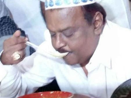 ஆட்டிறைச்சி சாப்பிடலாம்.. மாட்டிறைச்சி சாப்பிடக் கூடாது என்னய்யா சட்டம்.. விஜயகாந்த் சாடல்