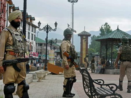 காஷ்மீர் எல்லையில் ஊடுருவ முயற்சி... தீவிரவாதிகள் 3 பேர் சுட்டுக்கொலை!
