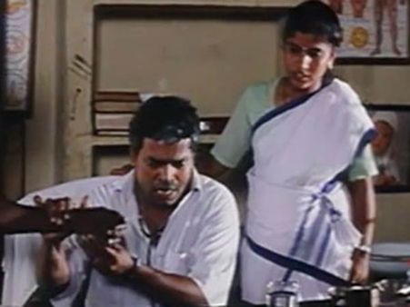 பேரென்னம்மா மஞ்சுளா.. எப்படிப் போறான்.. மஞ்சளா போறான்! Joke