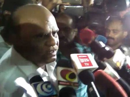 ‘உங்களோடு வர மாட்டேன்’.. கைது செய்யப்பட்ட கர்ணன் போலீசாருடன் வாக்குவாதம்.. கோவையில் பரபரப்பு