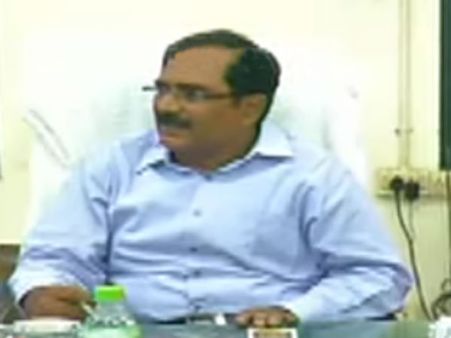 சென்னை பச்சையப்பன் கல்லூரி முதல்வர் மீது தாக்குதல்.. மண்டை உடைப்பு.. பதற்றம்!