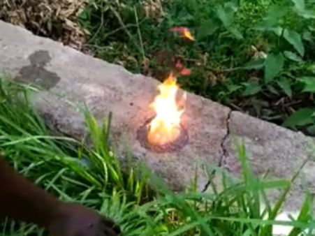 கதிராமங்கலத்தில் எண்ணெய் கசிவு… மக்கள் சாலை மறியல்… போலீசார் குவிப்பு.. பதற்றம் அதிகரிப்பு