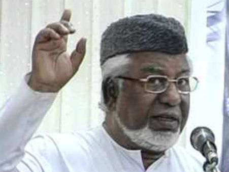 கடைசி வரை சினிமா பாடல்களை எழுத மாட்டேன் என தீர்க்கமாய் இருந்த கவிக்கோ!