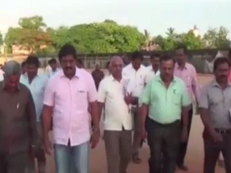 மல்கோவா, அல்போன்சா... ரகம் ரகமாக கிருஷ்ணகிரியில் அணிவகுக்க வரும் மாம்பழங்கள் - வீடியோ