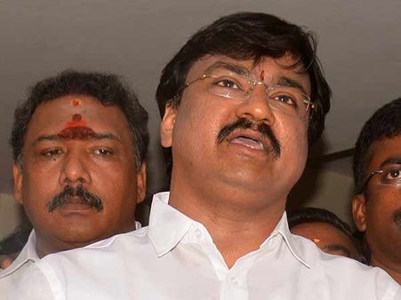 அரசியல் ஆதாயத்திற்கு ஜெ.மரணத்தை பயன்படுத்தினார் ஓபிஎஸ்? சரவணன் எம்எல்ஏ பரபர!