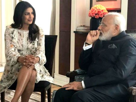 பிரச்சினை பிரியங்கா தொடையும், அவர் பெண் என்பதும்தான்..இல்லையா??