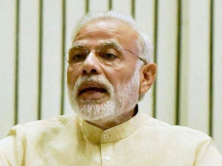 செல்லாத நோட்டுகளை மாற்ற முடியாமல் தவித்த அண்ணன், தங்கச்சிக்கு உதவிக் கரம் நீட்டிய மோடி