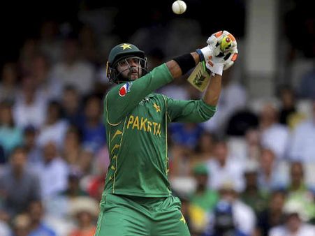 படுகேவலமான பவுலிங்.. ஃபீல்டிங்... இந்திய அணியை வறுத்தெடுக்கும் நெட்டிசன்ஸ்!