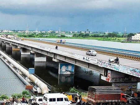 மக்கள் திறந்த போரூர் ரவுண்டானா மேம்பாலத்தை ஜூன் 25ல் அரசு திறக்கப் போகிறதாம்!