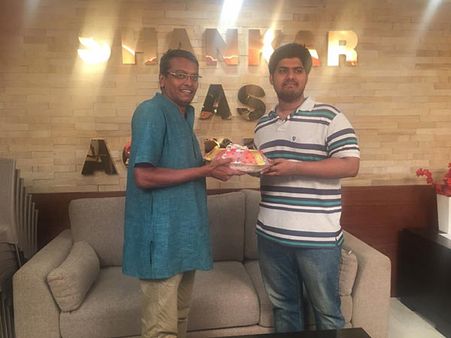 விவசாய குடும்பத்தில் பிறந்து ஐஏஎஸ் தேர்வில் சாதித்த ஸ்ரீவில்லிபுத்தூர் பிரதாப் முருகன்