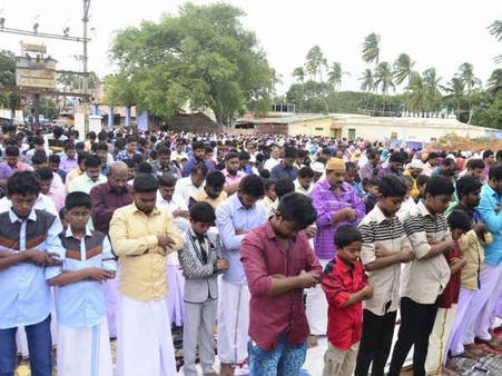 கடையநல்லூரில் 10000 பேர் பங்கேற்ற தொழுகை.. மோடி, எடப்பாடி மீது தவ்ஹீத் ஜமாஅத் தலைவர் விமர்சனம்