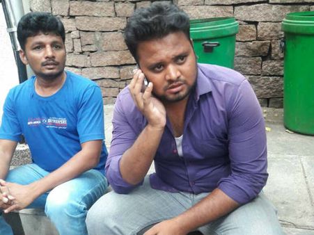 மண்டைய உடைச்சிட்டு கேஸ் போடுவாங்க.. போயஸ்கார்டனில் அடிவாங்கிய செய்தியாளர் மீது வழக்குப் பதிவு