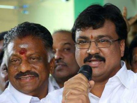 கூவத்தூரில் இருந்து தப்பி ஓபிஎஸ் முகாமில் சேர்ந்த எம்எல்ஏ... மீண்டும் எடப்பாடி குரூப்பில் தஞ்சம்