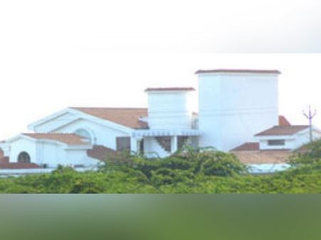 ஜெயலலிதாவின் சிறுதாவூர் பங்களா அருகே ஆண் எலும்புக்கூடு- போலீஸ் விசாரணை