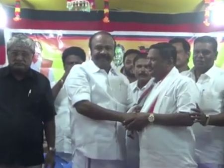 யோகா என்னும் உடல் பயிற்சியை வைத்து அரசியல் செய்கிறது பாஜக- சுப.வீ. சாடல்: வீடியோ