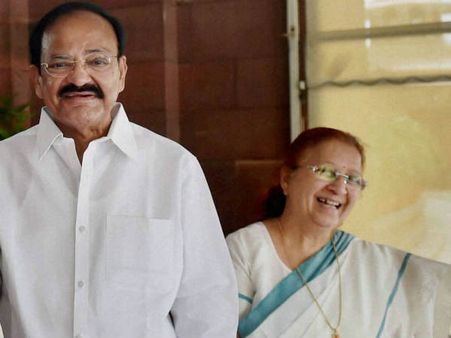 ஜனாதிபதி சுமித்ரா மகாஜன்.. துணை ஜனாதிபதி வெங்கையா நாயுடு?