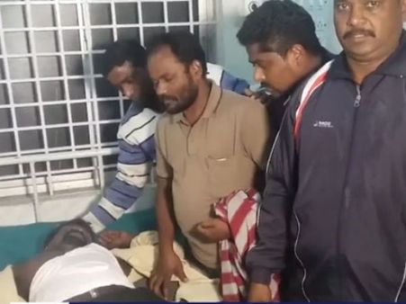 நடுரோட்டில் விசிக பிரமுகரும் டிராபிக் போலீஸும் மோதல்: வீடியோ