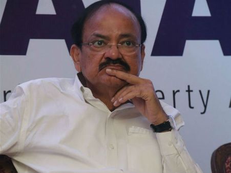 இந்தி மொழி தான் இந்தியர்களின் அடையாளம்: வெங்கய்யா நாயுடு சர்ச்சை பேச்சு