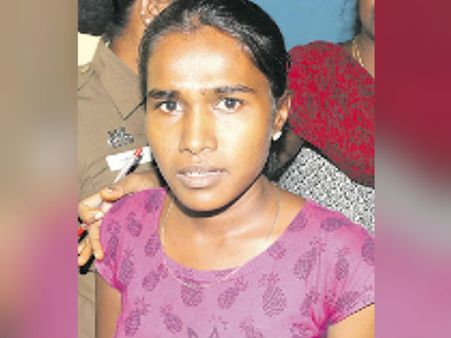 குண்டர் சட்டத்தில் கைதான மாணவி வளர்மதி சஸ்பெண்ட்.. சேலம் பல்கலைக்கழகம் நடவடிக்கை