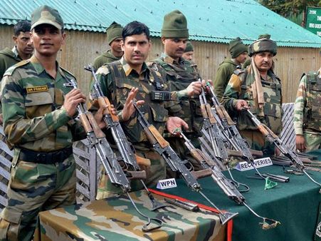 இந்திய ராணுவத்தில் ஆயுதப் பற்றாக்குறை.. போர் வந்தால் 10 நாட்களுக்குத்தான் தாங்கும்: பகீர் தகவல்