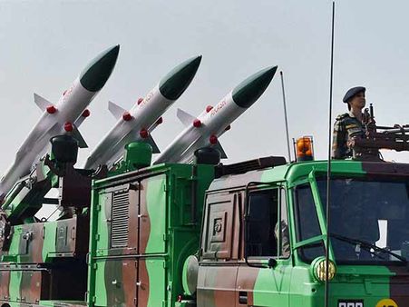 ஆகாஷ் ஏவுகனைகள் நம்மைக் காக்காது.. சிஏஜி போட்ட திடீர் குண்டு!