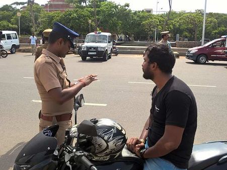 நெடுவாசல் போராட்டம்.... மெரினாவில் கார்கள், இருசக்கர வாகனங்களில் தீவிர சோதனை