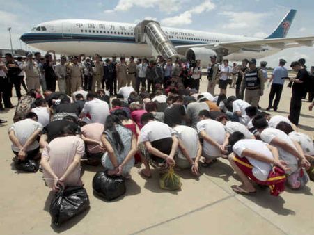 இணைய மோசடியில் ஈடுபட்ட சீனர்கள்.. கம்போடியாவில் கையும் களவுமாக கைது!