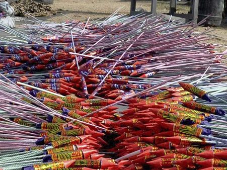 ஒரு வாரமாக நடைபெற்ற பட்டாசு தொழிற்சாலைகள் வேலைநிறுத்தம் வாபஸ்! காரணம் இதுதான்