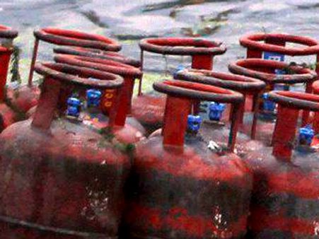 ஜிஎஸ்டி வரி, மானிய குறைப்பு.. இரட்டை அடியால் காஸ் சிலிண்டர் விலை உயர்வு!