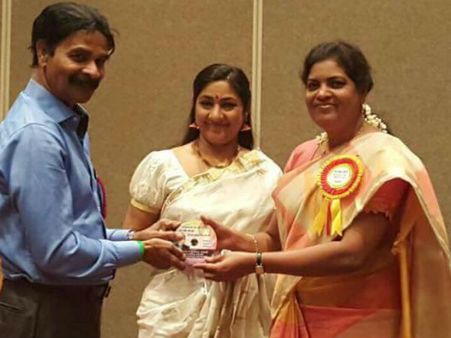 ஃபெட்னா 2017: கவிஞர் சுகிர்தராணியின் கவிதை நிகழ்வு... குறுந்தகடு வெளியீடு