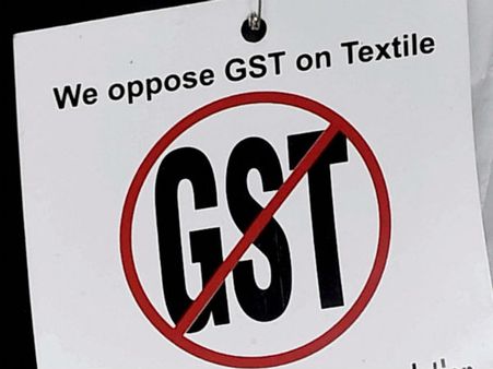 22% ஜிஎஸ்டி வரியால் நெசவாளர்களுக்கு கடும் கஷ்டம்.. காஞ்சியில் இன்று கடையடைப்பு!