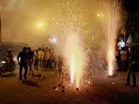 நெருப்பில் தகிக்கும் கதிராமங்கலம்.. மறுபக்கம் 