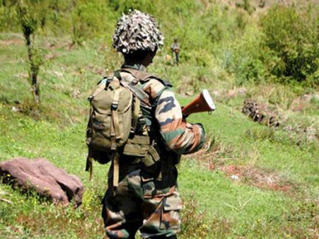 பணியின் போது செல்போன்... கண்டித்த மேஜரை ஏகே 47 துப்பாக்கியால் சுட்டுக்கொன்ற ஜவான் 'கதிரேசன்'